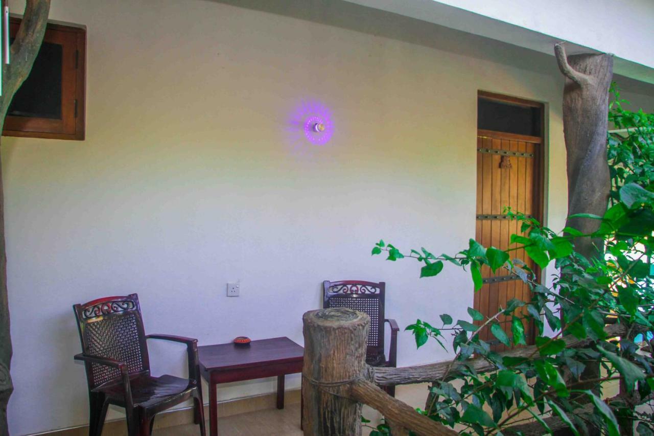Hungry Lion Resort Sigiriya Exterior foto